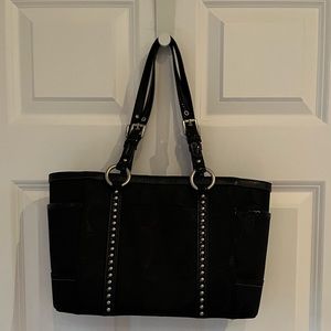 Authentic Coach bag in great condition. Bought from Nordstrom a few years ago x